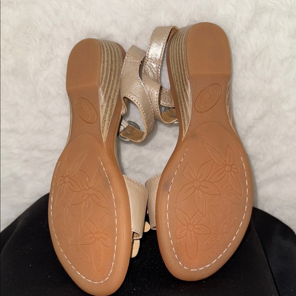 ⬇️b.o.c. Champagne Sandals with Floral Embellishments - Picture 8 of 9